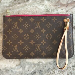 Louis Vuitton Neverfull MM/GM Pochette